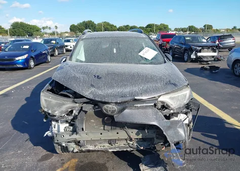 2018 Toyota Rav4 Xle z USA, uszkodzony, nr VIN 2T3WFREV0JW499039